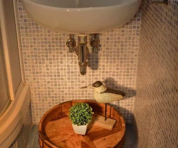 B ＆ B ラルカ ディ ノエ 3* ラ・スペツィア